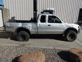 2000 TOYOTA TACOMA SR5 XTRA CAB SILVER 3.4 MT 4WD TRD OFF ROAD PACKAGE Z20060